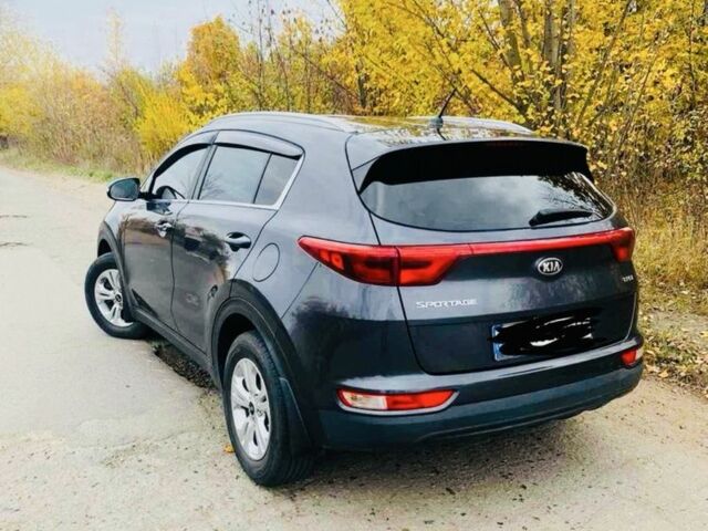 Серый Киа Sportage, объемом двигателя 1.7 л и пробегом 130 тыс. км за 16000 $, фото 2 на Automoto.ua