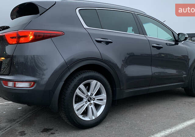 Серый Киа Sportage, объемом двигателя 2 л и пробегом 209 тыс. км за 18500 $, фото 3 на Automoto.ua