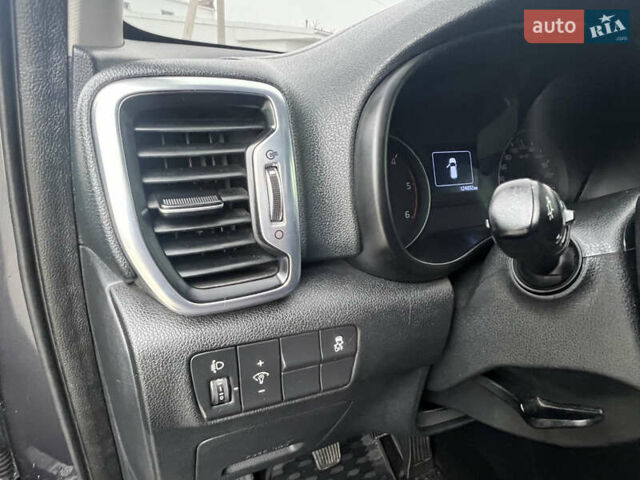 Сірий Кіа Sportage, об'ємом двигуна 1.7 л та пробігом 125 тис. км за 14750 $, фото 51 на Automoto.ua