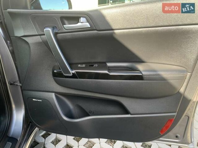 Серый Киа Sportage, объемом двигателя 2 л и пробегом 155 тыс. км за 17400 $, фото 14 на Automoto.ua
