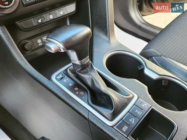 Серый Киа Sportage, объемом двигателя 2 л и пробегом 117 тыс. км за 17800 $, фото 29 на Automoto.ua