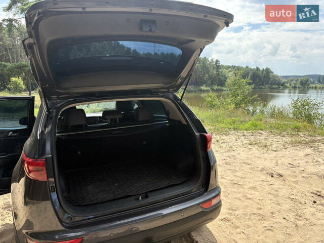 Серый Киа Sportage, объемом двигателя 2 л и пробегом 190 тыс. км за 19000 $, фото 6 на Automoto.ua