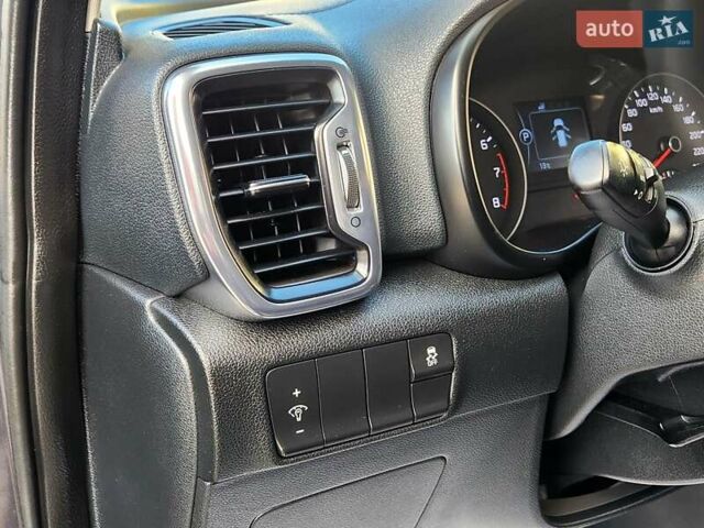 Серый Киа Sportage, объемом двигателя 2 л и пробегом 117 тыс. км за 17800 $, фото 24 на Automoto.ua