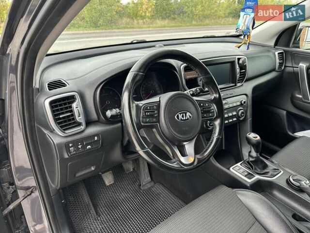 Серый Киа Sportage, объемом двигателя 2 л и пробегом 170 тыс. км за 18000 $, фото 9 на Automoto.ua
