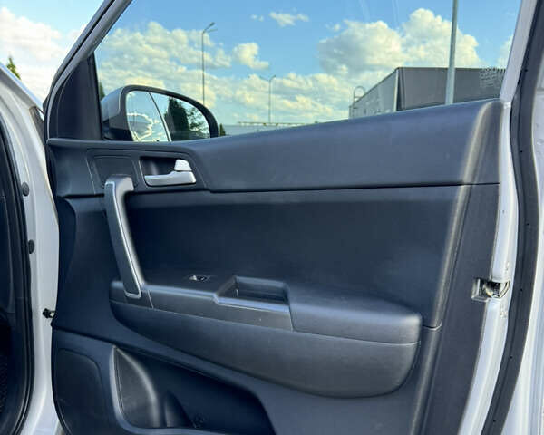 Серый Киа Sportage, объемом двигателя 2 л и пробегом 166 тыс. км за 17900 $, фото 8 на Automoto.ua