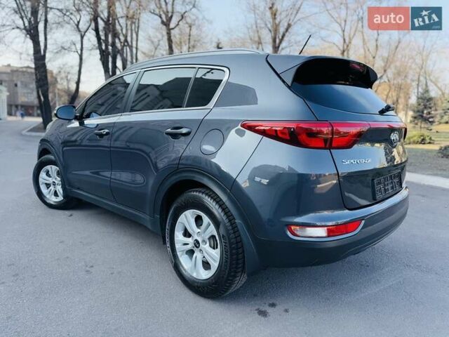 Сірий Кіа Sportage, об'ємом двигуна 1.69 л та пробігом 154 тис. км за 15990 $, фото 21 на Automoto.ua