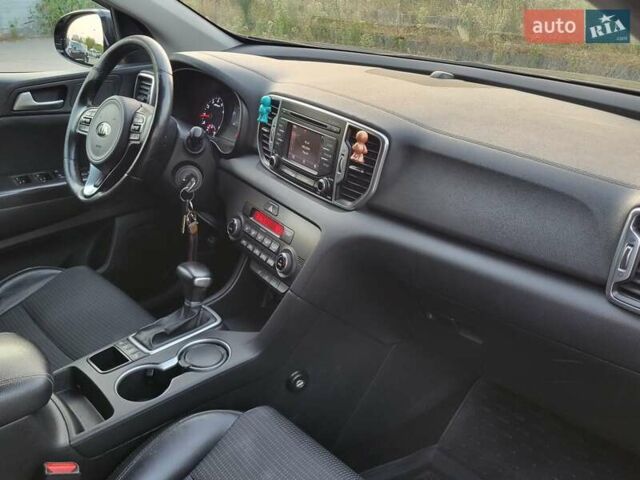 Кіа Sportage 2017 у Києві на Automoto.ua Сірий Кіа Sportage, об'ємом двигуна 2 л та пробігом 263 тис. км за 15800 $, фото 18 на Automoto.ua