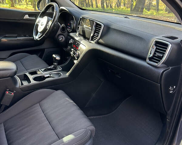 Серый Киа Sportage, объемом двигателя 1.69 л и пробегом 167 тыс. км за 16450 $, фото 24 на Automoto.ua