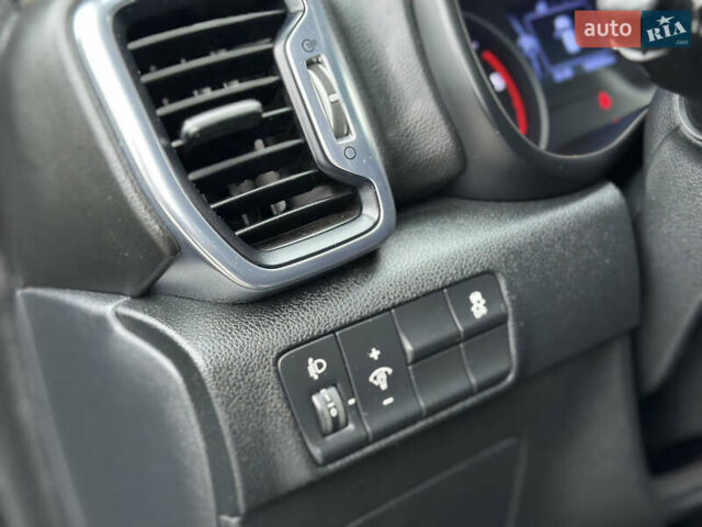 Сірий Кіа Sportage, об'ємом двигуна 1.69 л та пробігом 137 тис. км за 16999 $, фото 33 на Automoto.ua