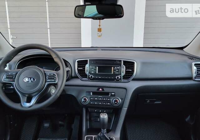 Сірий Кіа Sportage, об'ємом двигуна 1.59 л та пробігом 164 тис. км за 15199 $, фото 1 на Automoto.ua