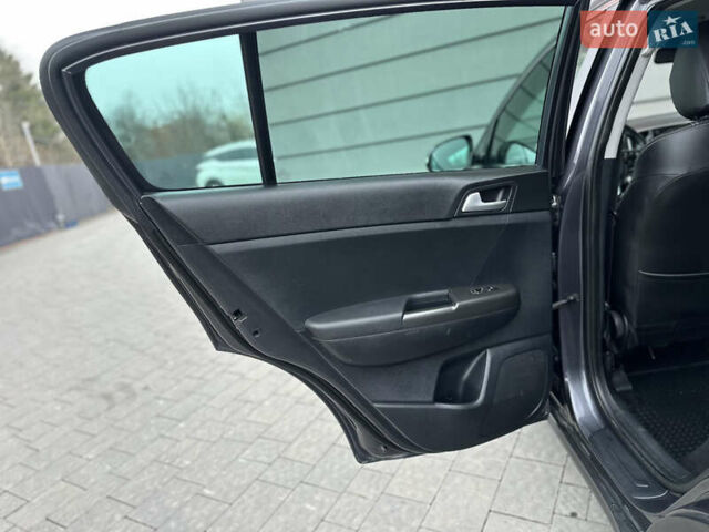 Сірий Кіа Sportage, об'ємом двигуна 1.69 л та пробігом 137 тис. км за 16999 $, фото 58 на Automoto.ua