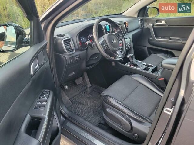 Кіа Sportage 2017 у Києві на Automoto.ua Сірий Кіа Sportage, об'ємом двигуна 2 л та пробігом 263 тис. км за 15800 $, фото 14 на Automoto.ua