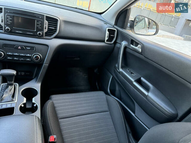 Серый Киа Sportage, объемом двигателя 2.4 л и пробегом 180 тыс. км за 12999 $, фото 24 на Automoto.ua
