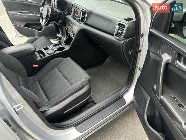Серый Киа Sportage, объемом двигателя 1.69 л и пробегом 160 тыс. км за 16600 $, фото 11 на Automoto.ua