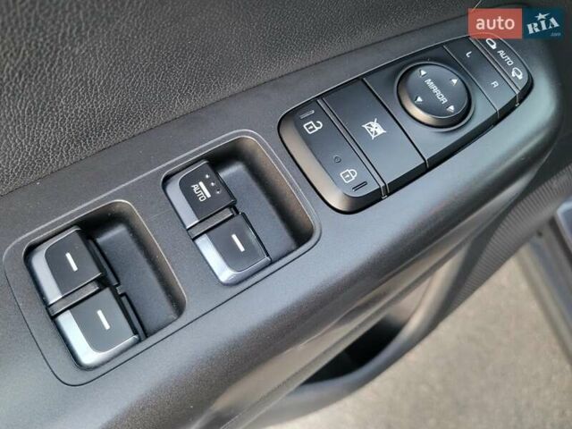 Кіа Sportage 2017 у Києві на Automoto.ua Сірий Кіа Sportage, об'ємом двигуна 2 л та пробігом 263 тис. км за 15800 $, фото 39 на Automoto.ua