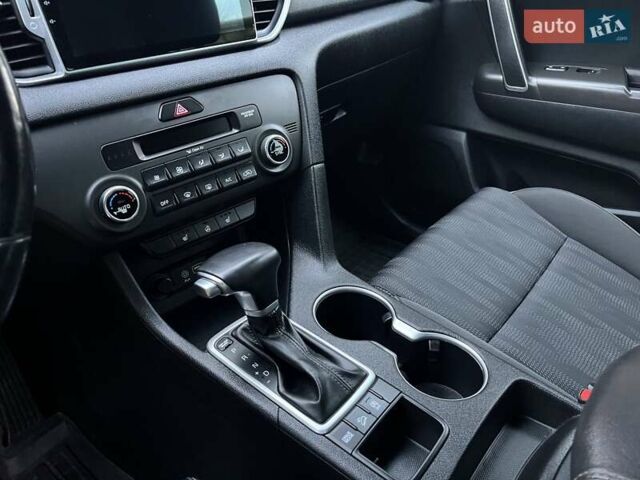 Серый Киа Sportage, объемом двигателя 1.7 л и пробегом 63 тыс. км за 17950 $, фото 24 на Automoto.ua