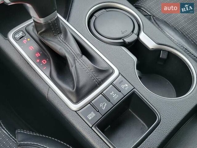 Кіа Sportage 2017 у Києві на Automoto.ua Сірий Кіа Sportage, об'ємом двигуна 2 л та пробігом 263 тис. км за 15800 $, фото 34 на Automoto.ua