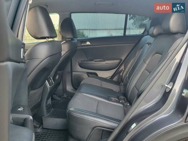 Кіа Sportage 2017 у Києві на Automoto.ua Сірий Кіа Sportage, об'ємом двигуна 2 л та пробігом 263 тис. км за 15800 $, фото 23 на Automoto.ua