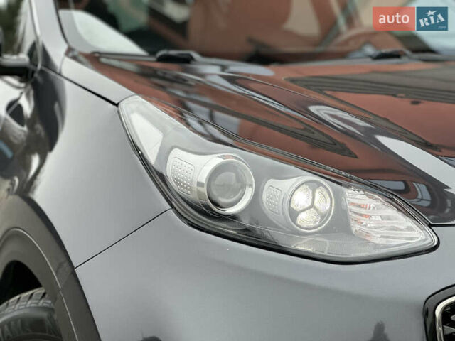 Сірий Кіа Sportage, об'ємом двигуна 1.69 л та пробігом 137 тис. км за 16999 $, фото 5 на Automoto.ua