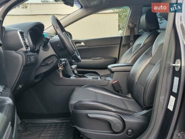 Кіа Sportage 2017 у Києві на Automoto.ua Сірий Кіа Sportage, об'ємом двигуна 2 л та пробігом 263 тис. км за 15800 $, фото 16 на Automoto.ua
