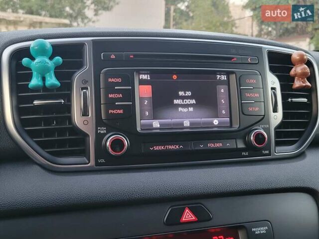 Кіа Sportage 2017 у Києві на Automoto.ua Сірий Кіа Sportage, об'ємом двигуна 2 л та пробігом 263 тис. км за 15800 $, фото 27 на Automoto.ua