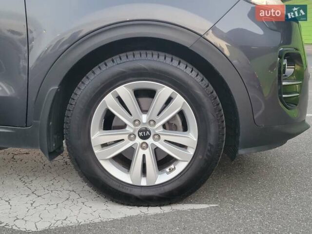 Кіа Sportage 2017 у Києві на Automoto.ua Сірий Кіа Sportage, об'ємом двигуна 2 л та пробігом 263 тис. км за 15800 $, фото 46 на Automoto.ua