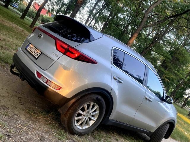 Серый Киа Sportage, объемом двигателя 1.7 л и пробегом 212 тыс. км за 17999 $, фото 1 на Automoto.ua
