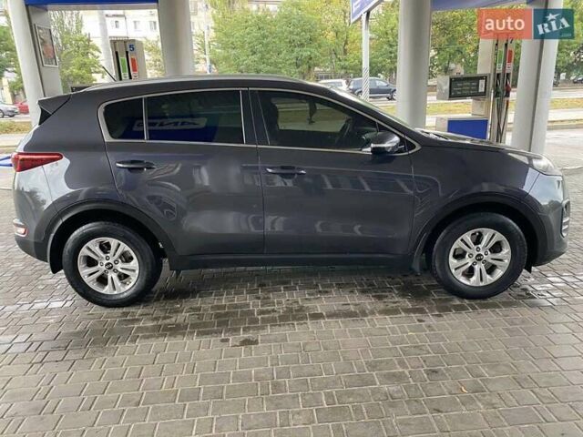 Киа Sportage 2017 в Николаеве на Automoto.ua Серый Киа Sportage, объемом двигателя 2 л и пробегом 149 тыс. км за 17300 $, фото 4 на Automoto.ua