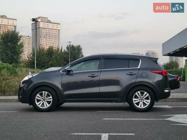 Кіа Sportage 2017 у Києві на Automoto.ua Сірий Кіа Sportage, об'ємом двигуна 2 л та пробігом 263 тис. км за 15800 $, фото 6 на Automoto.ua