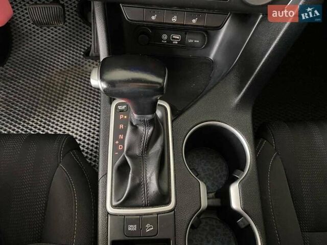 Киа Sportage 2017 в Николаеве на Automoto.ua Серый Киа Sportage, объемом двигателя 2 л и пробегом 149 тыс. км за 17300 $, фото 22 на Automoto.ua