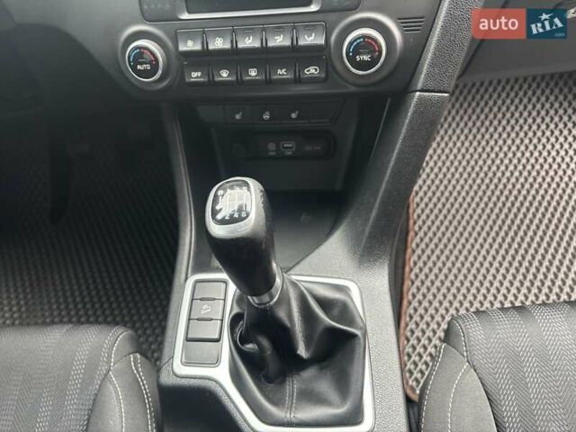 Сірий Кіа Sportage, об'ємом двигуна 1.6 л та пробігом 97 тис. км за 15600 $, фото 8 на Automoto.ua