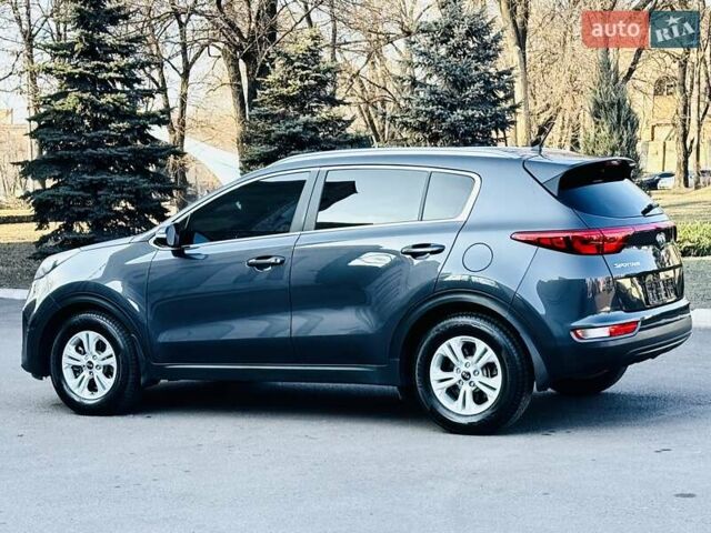 Сірий Кіа Sportage, об'ємом двигуна 1.69 л та пробігом 154 тис. км за 15990 $, фото 6 на Automoto.ua