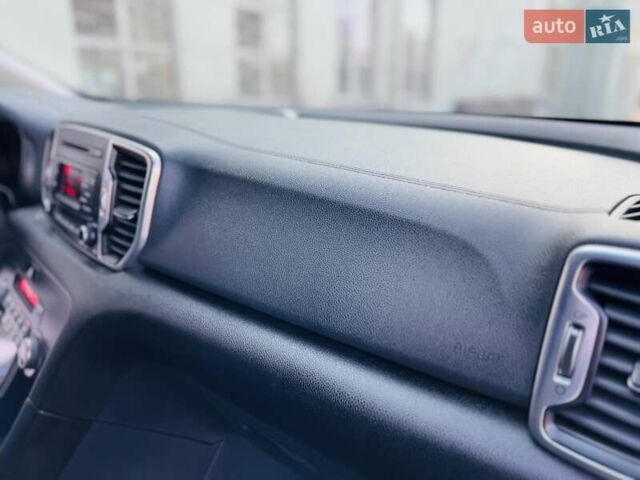 Сірий Кіа Sportage, об'ємом двигуна 1.69 л та пробігом 154 тис. км за 15990 $, фото 70 на Automoto.ua