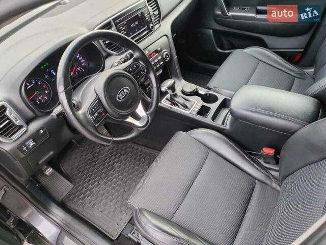 Сірий Кіа Sportage, об'ємом двигуна 2 л та пробігом 79 тис. км за 17800 $, фото 8 на Automoto.ua