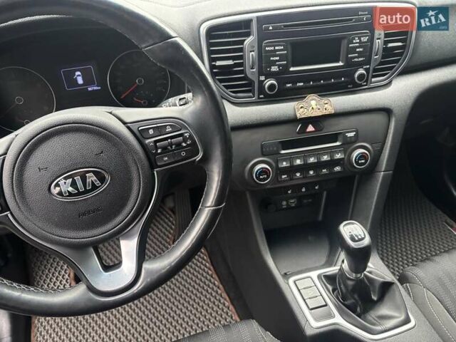 Сірий Кіа Sportage, об'ємом двигуна 1.6 л та пробігом 97 тис. км за 15600 $, фото 15 на Automoto.ua