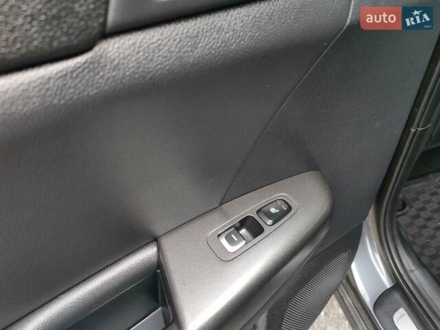 Сірий Кіа Sportage, об'ємом двигуна 2 л та пробігом 79 тис. км за 17800 $, фото 17 на Automoto.ua