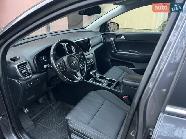 Серый Киа Sportage, объемом двигателя 1.7 л и пробегом 63 тыс. км за 17950 $, фото 15 на Automoto.ua