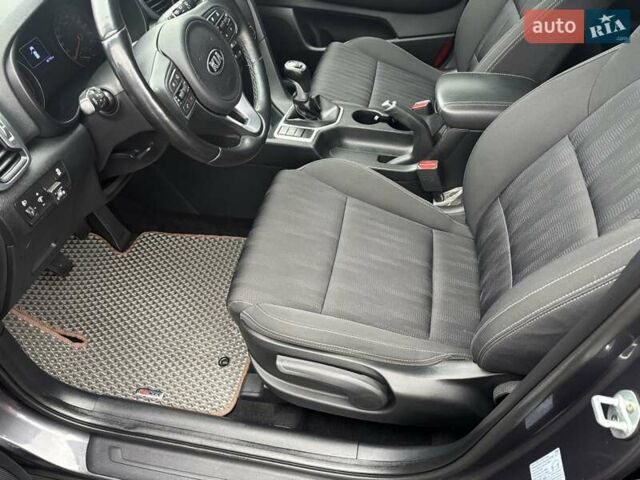 Сірий Кіа Sportage, об'ємом двигуна 1.6 л та пробігом 97 тис. км за 15600 $, фото 13 на Automoto.ua