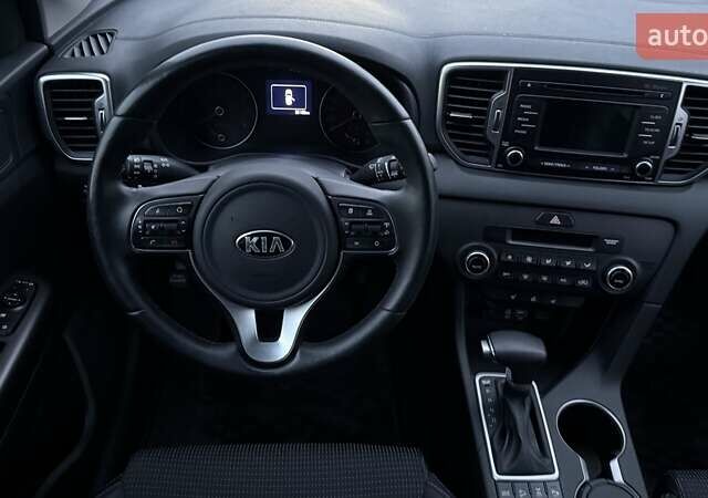 Кіа Sportage 2017 у Києві на Automoto.ua Сірий Кіа Sportage, об'ємом двигуна 2 л та пробігом 35 тис. км за 19900 $, фото 29 на Automoto.ua