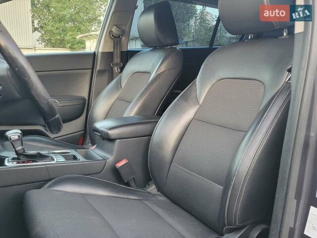 Кіа Sportage 2017 у Києві на Automoto.ua Сірий Кіа Sportage, об'ємом двигуна 2 л та пробігом 263 тис. км за 15800 $, фото 17 на Automoto.ua