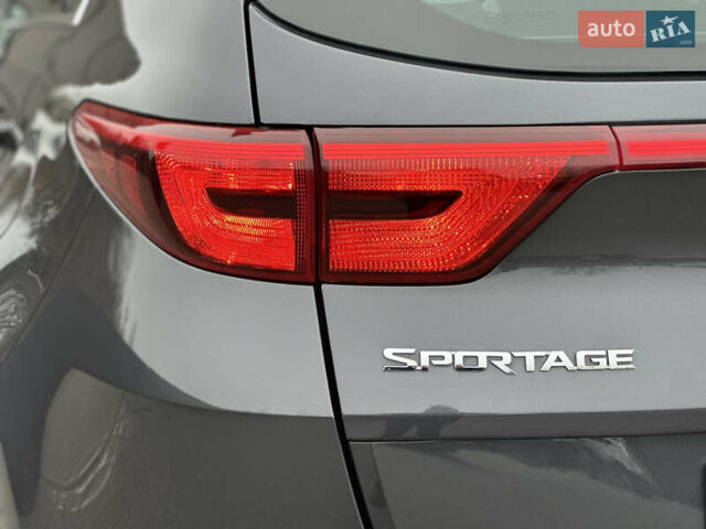 Сірий Кіа Sportage, об'ємом двигуна 1.69 л та пробігом 137 тис. км за 16999 $, фото 29 на Automoto.ua