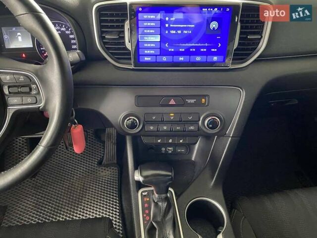 Киа Sportage 2017 в Николаеве на Automoto.ua Серый Киа Sportage, объемом двигателя 2 л и пробегом 149 тыс. км за 17300 $, фото 21 на Automoto.ua