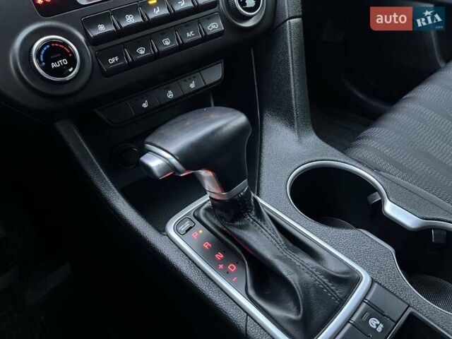 Серый Киа Sportage, объемом двигателя 1.7 л и пробегом 63 тыс. км за 17950 $, фото 28 на Automoto.ua