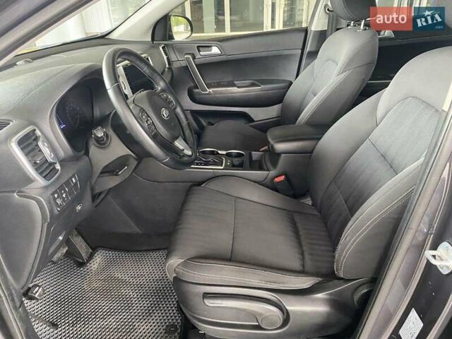 Киа Sportage 2017 в Николаеве на Automoto.ua Серый Киа Sportage, объемом двигателя 2 л и пробегом 149 тыс. км за 17300 $, фото 14 на Automoto.ua
