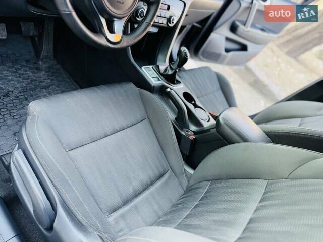 Сірий Кіа Sportage, об'ємом двигуна 1.69 л та пробігом 154 тис. км за 15990 $, фото 53 на Automoto.ua