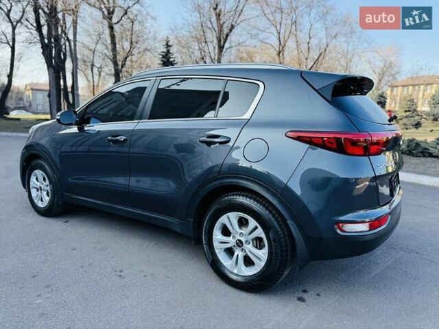 Сірий Кіа Sportage, об'ємом двигуна 1.69 л та пробігом 154 тис. км за 15990 $, фото 17 на Automoto.ua
