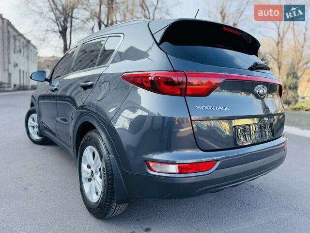 Сірий Кіа Sportage, об'ємом двигуна 1.69 л та пробігом 154 тис. км за 15990 $, фото 24 на Automoto.ua