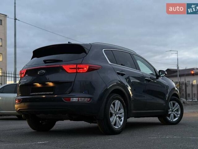 Кіа Sportage 2017 у Києві на Automoto.ua Сірий Кіа Sportage, об'ємом двигуна 2 л та пробігом 35 тис. км за 19900 $, фото 32 на Automoto.ua