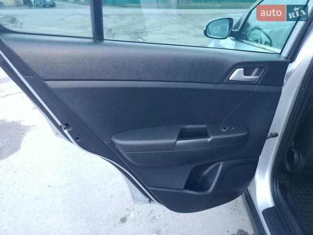 Серый Киа Sportage, объемом двигателя 1.6 л и пробегом 91 тыс. км за 15250 $, фото 30 на Automoto.ua