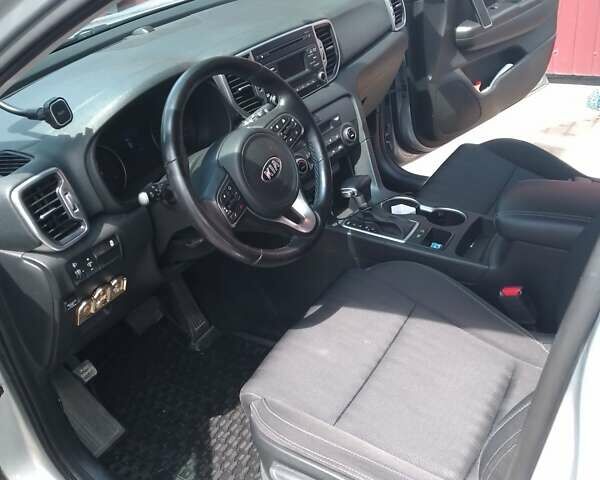 Киа Sportage 2017 в Николаеве на Automoto.ua Серый Киа Sportage, объемом двигателя 2 л и пробегом 135 тыс. км за 18500 $, фото 2 на Automoto.ua